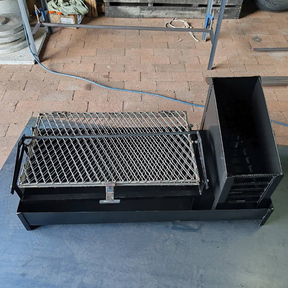 Churrasqueira Compacta com Parrilla Articulada e Tambor de Braseiro