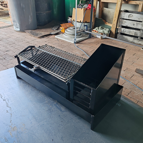 Churrasqueira Compacta com Parrilla Articulada e Tambor de Braseiro